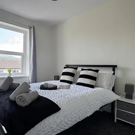 Birks Terrace - 2 Bedroom - Sleeps 4 아파트 클리터 무어