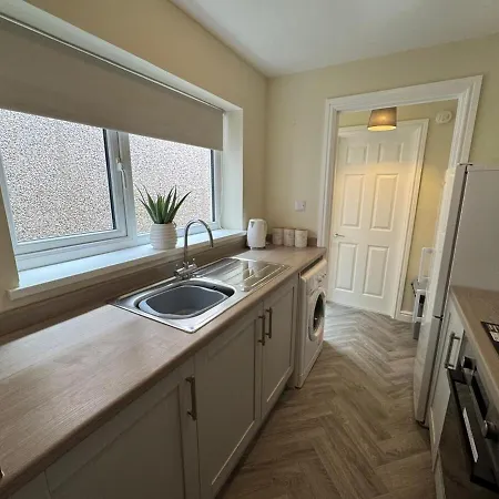 Birks Terrace - 2 Bedroom - Sleeps 4 아파트 클리터 무어