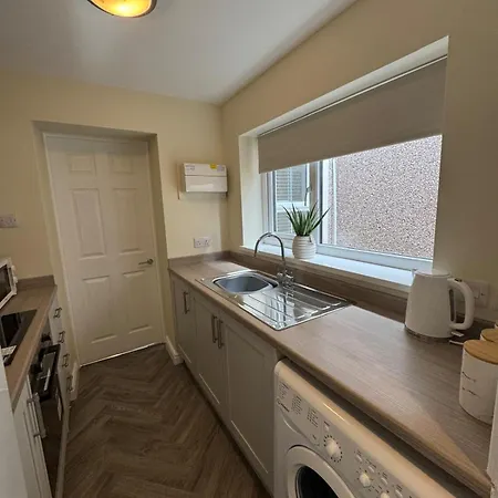 Birks Terrace - 2 Bedroom - Sleeps 4 *